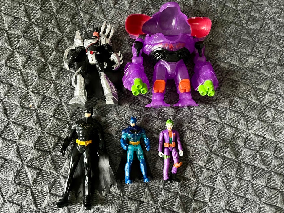 Joker robot + Batman figurer