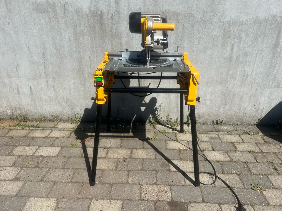 Kap- og geringssav Dewalt dw743