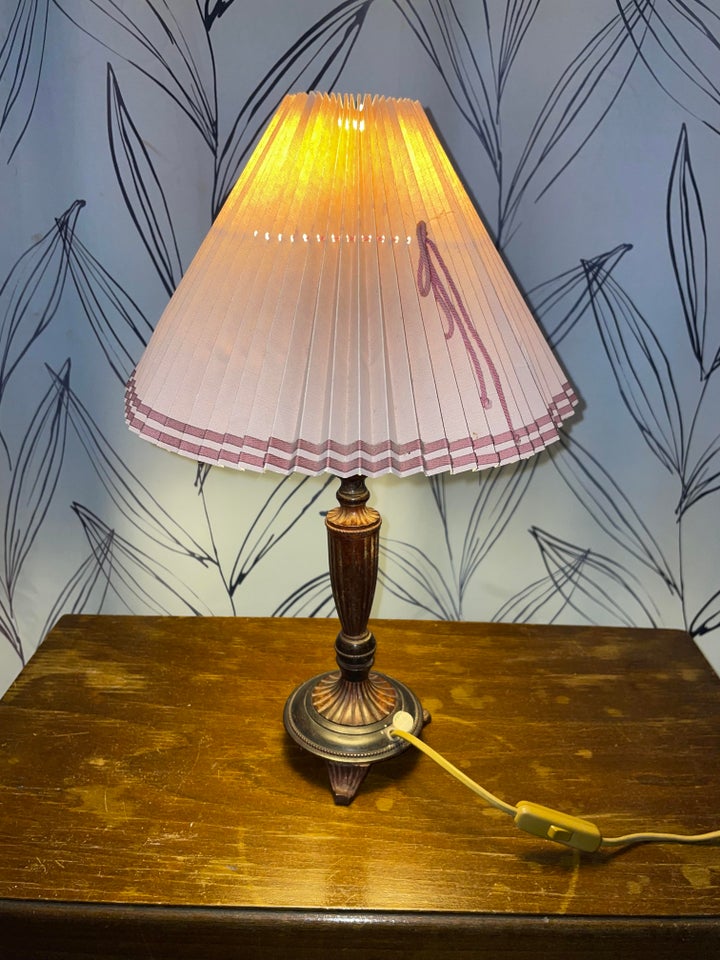 Anden bordlampe, Lene Bjerre