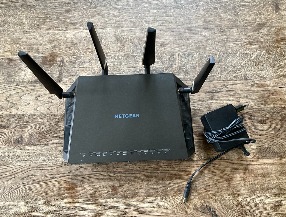 Router Netgear Nighthawk X4 God