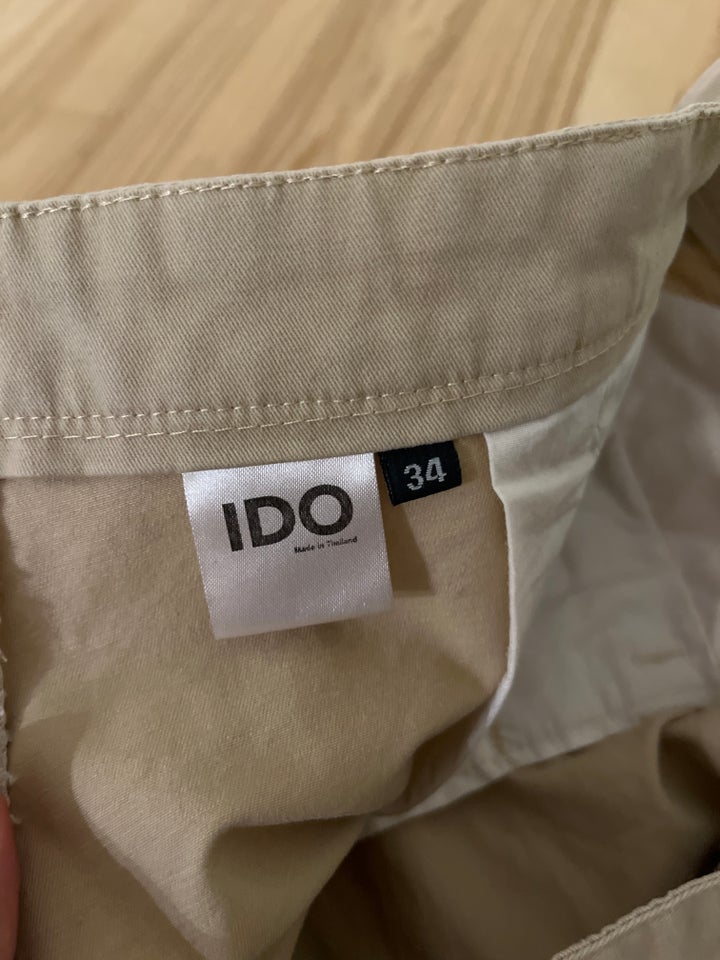 Shorts, Ido, str. 34