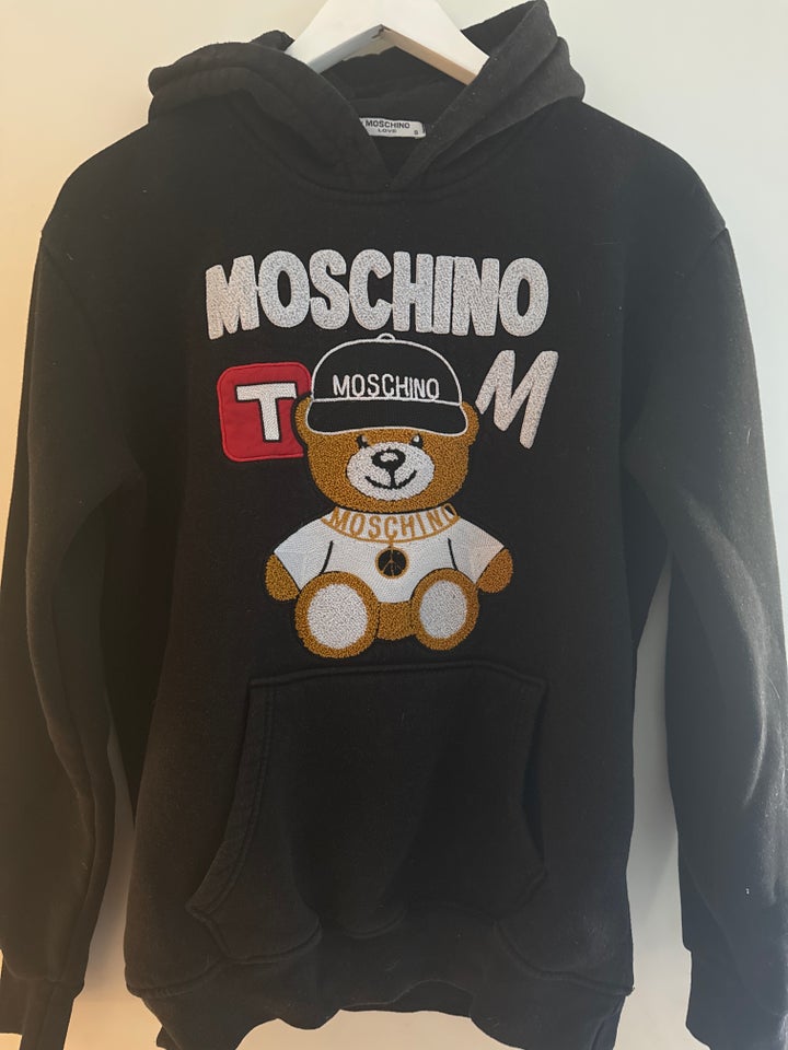 Hættetrøje, Moschino love , str. 36