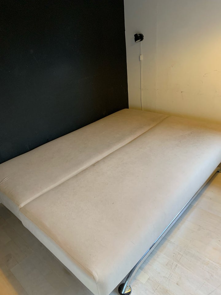 Sovesofa, b: 142 l: 195 h: 40