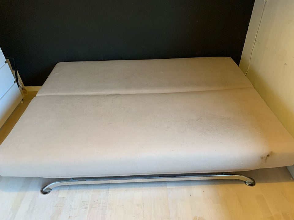 Sovesofa, b: 142 l: 195 h: 40