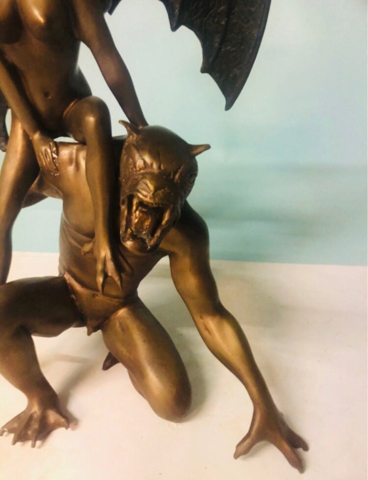 Bronze figur