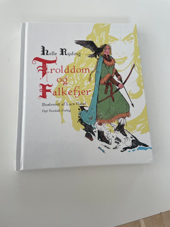 Trolddom og falkefjer, Helle