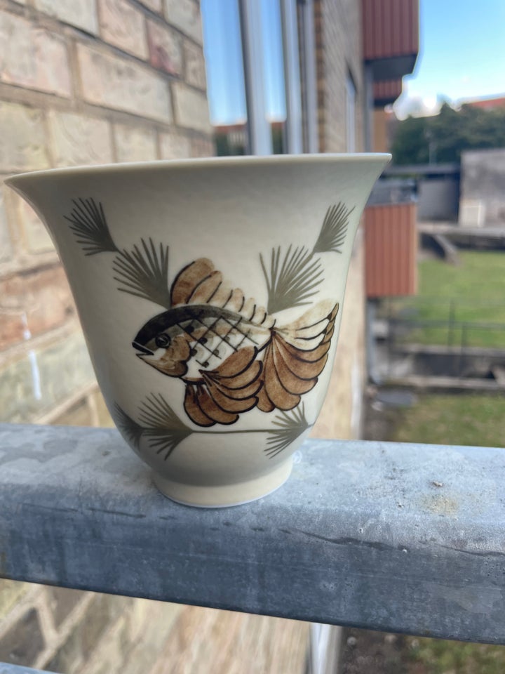 Porcelæn Lyngby vase fra den gamle