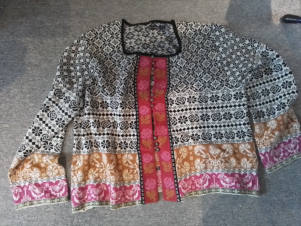 Cardigan, Gudrun Sjøden, str. 48