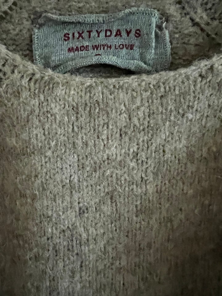 Sweater, Sixty Days, str. 40