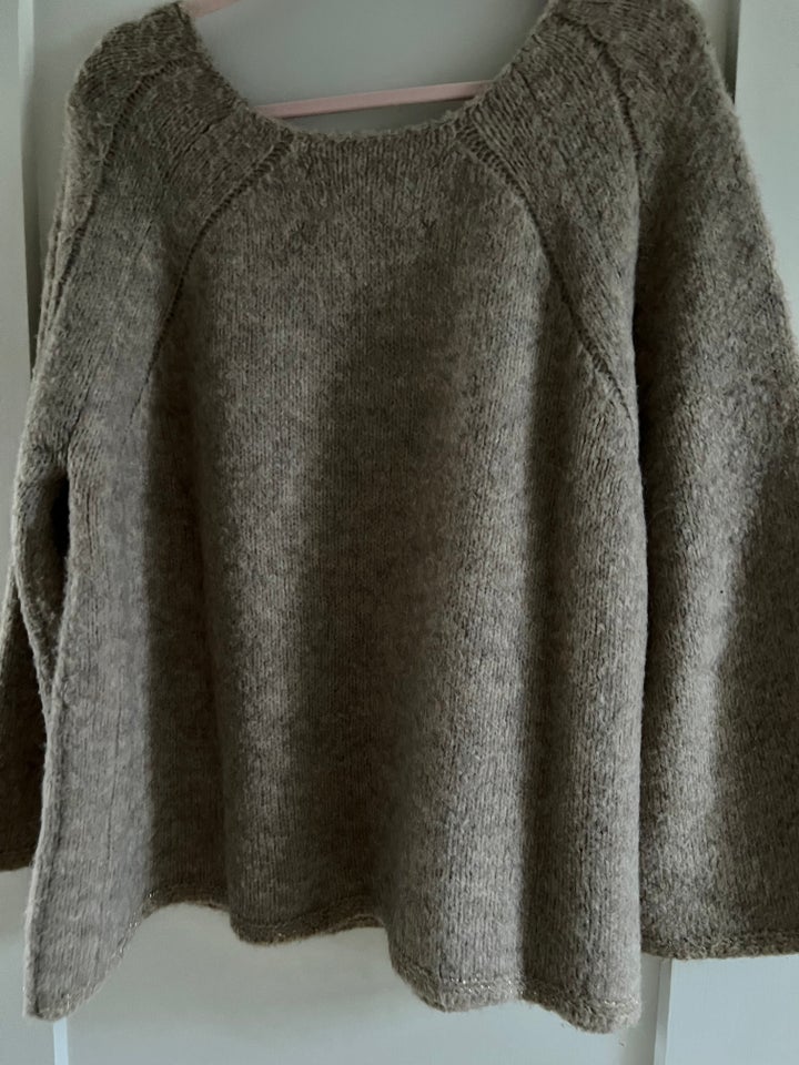 Sweater, Sixty Days, str. 40