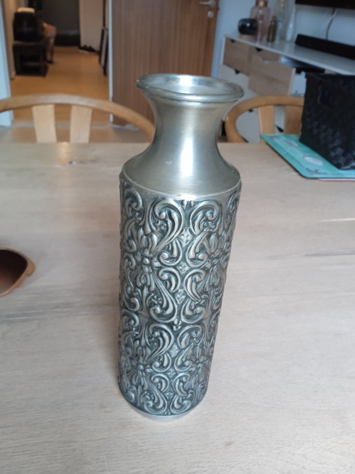 Tin Vase Norway hagness pewter