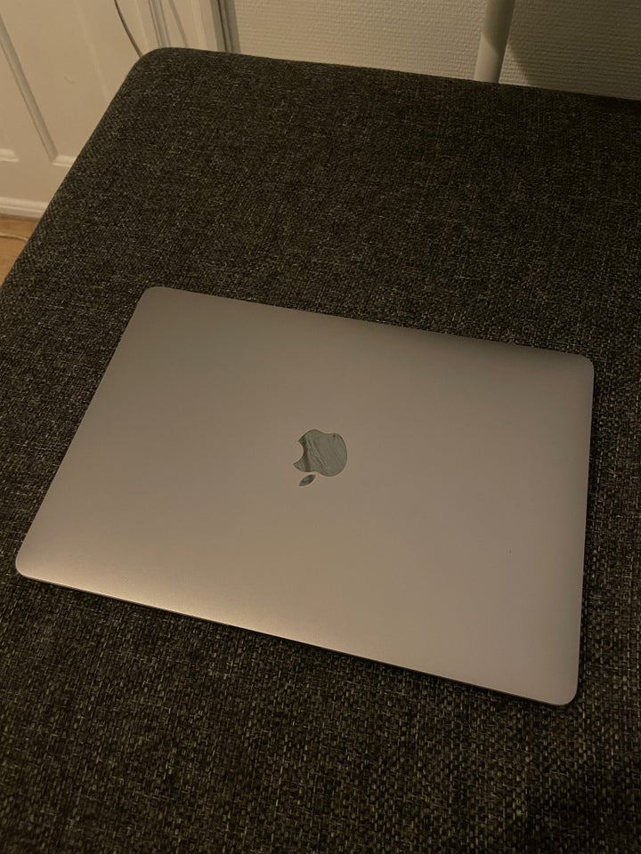 MacBook Pro, A1708, 2.3 GHz