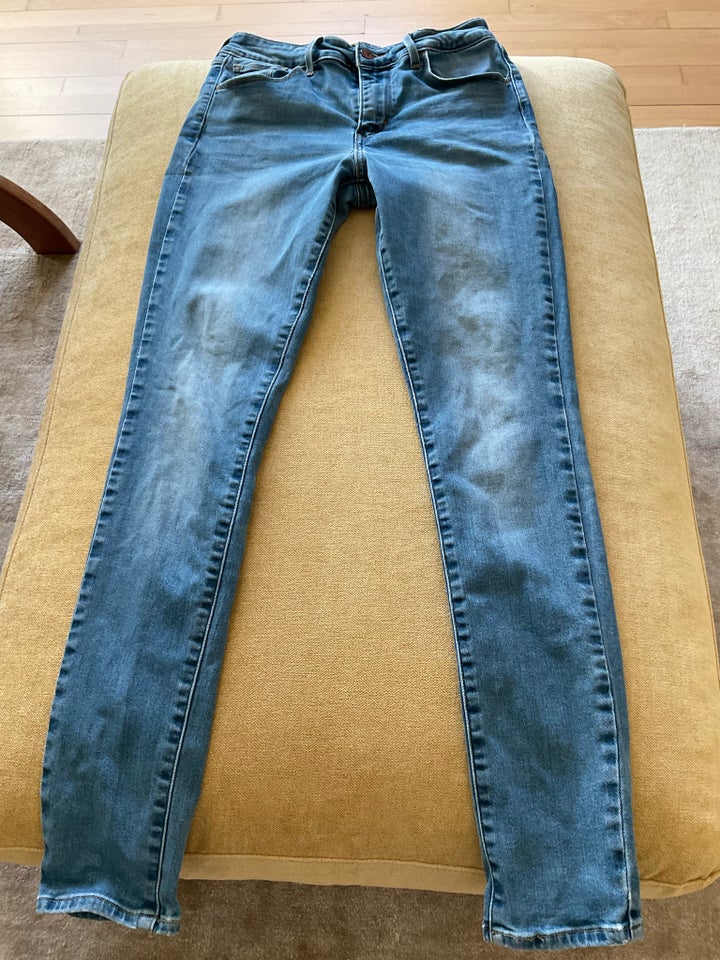 Jeans LEVI’S str 28