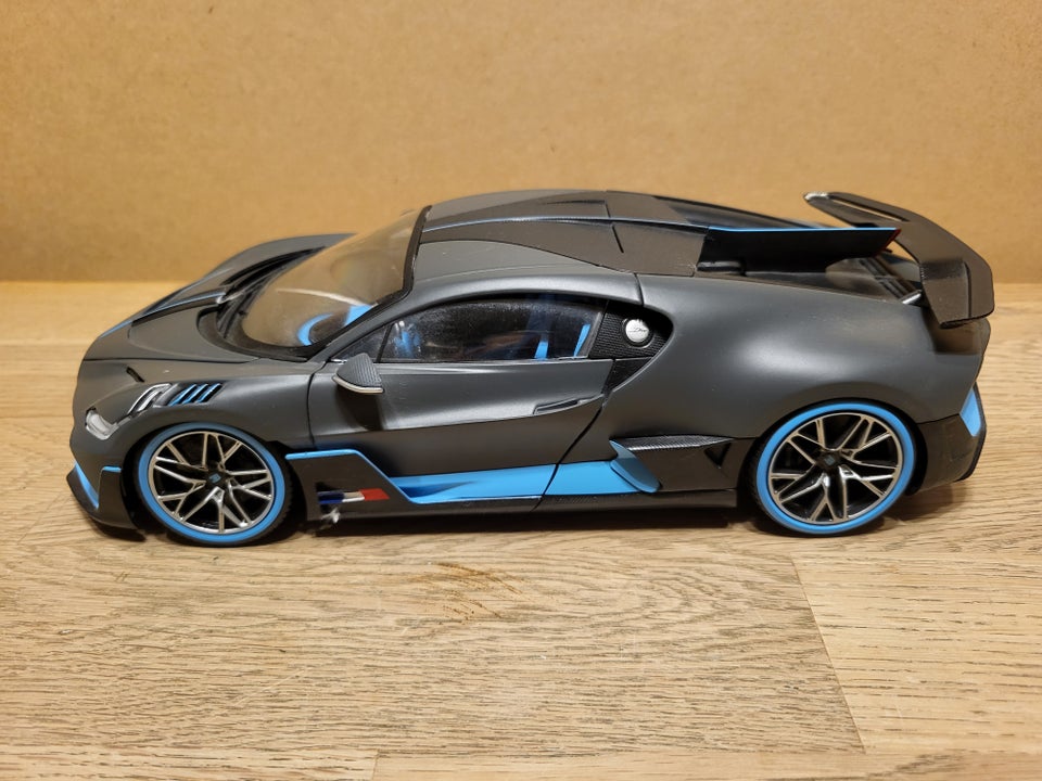 Modelbil, Bugatti Divo 2018, skala