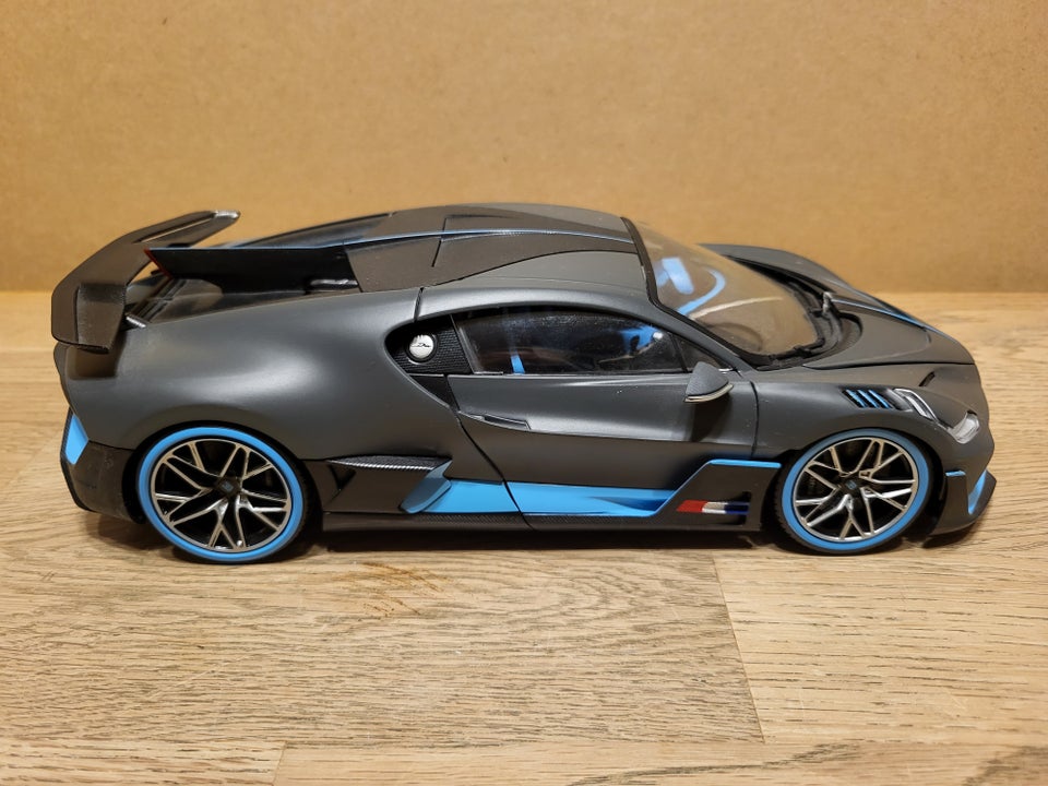 Modelbil, Bugatti Divo 2018, skala