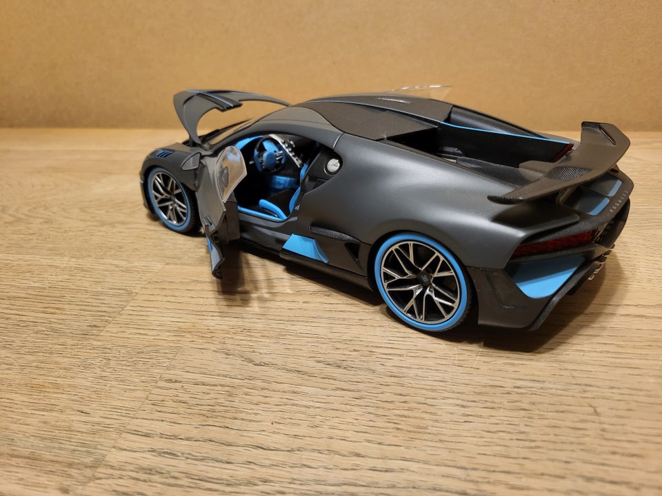 Modelbil, Bugatti Divo 2018, skala