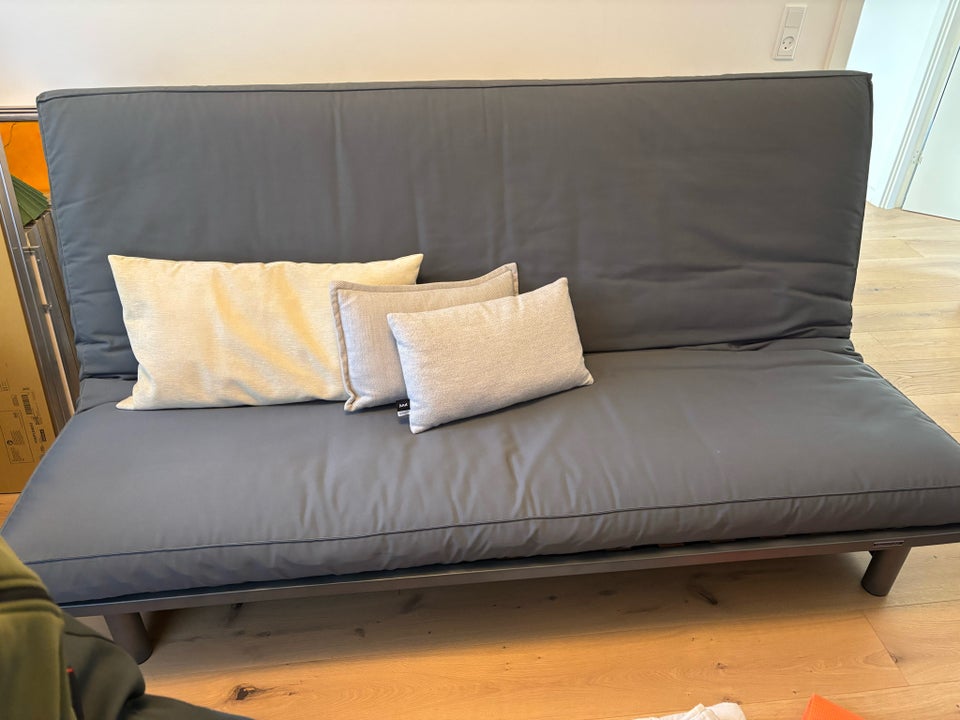 Futon, Innovation , b: 140 l: 200 h: