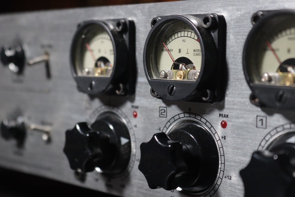 Preamp, Behringer T1953