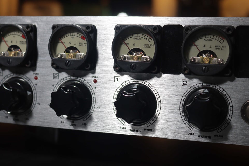 Preamp, Behringer T1953