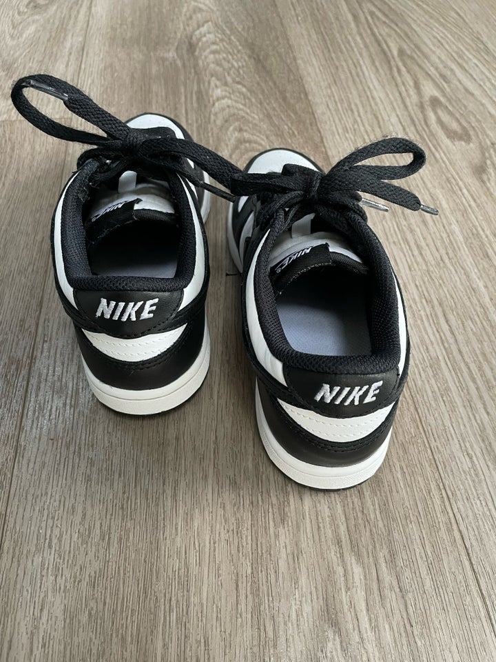 Sneakers, str. 33, Nike