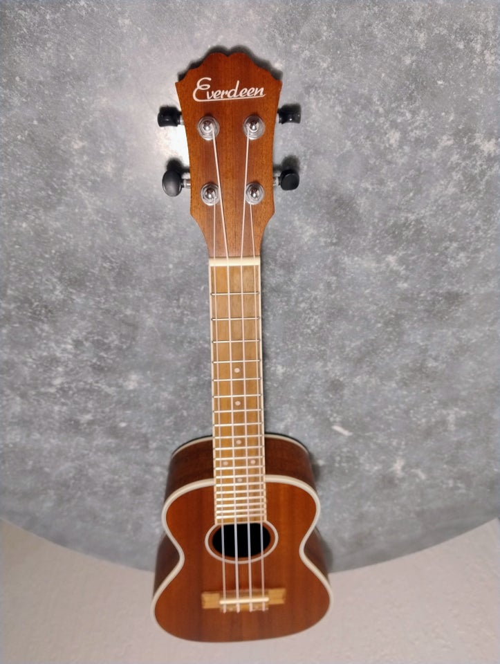 Ukulele , Everdeen UKCB-MH