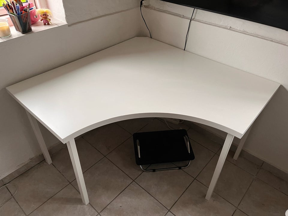 Skrivebord, Ikea, b: 120 d: 120 h: 74