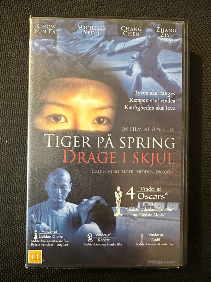 Action Tiger på spring drage i