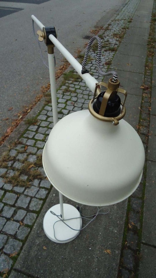 Standerlampe