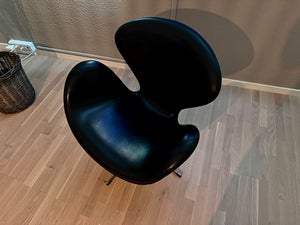 Arne Jacobsen Svanen i sort l der