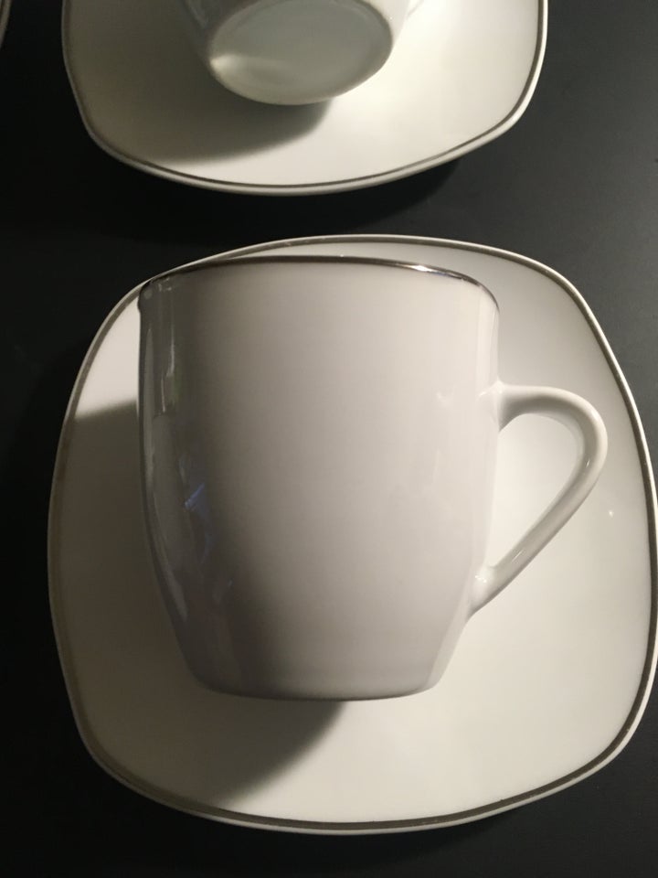 Porcelæn 4 kaffekopper +