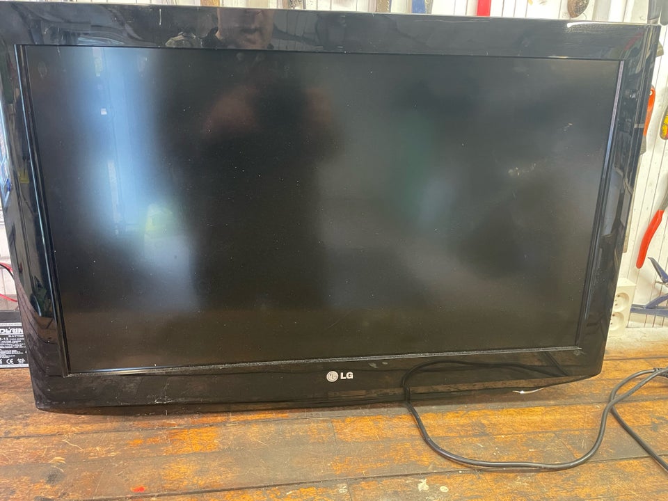 LG, 42"