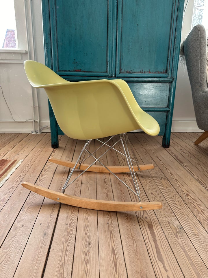 Eames, Plastic Armchair RAR,