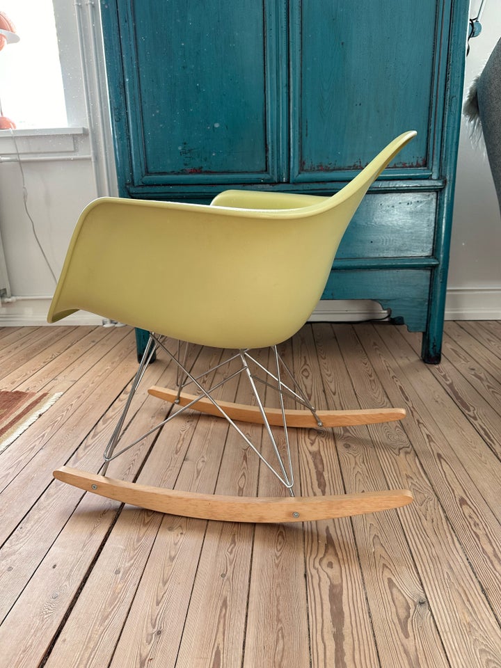 Eames, Plastic Armchair RAR,