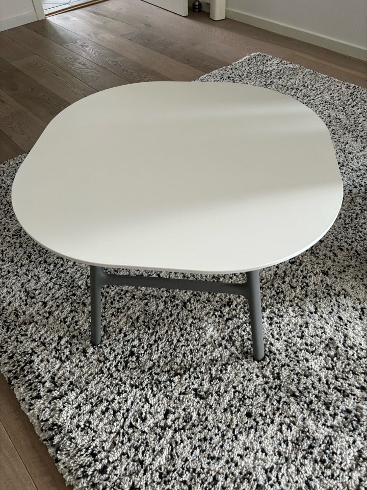 Sofabord Fritz Hansen b: 64 l: 64