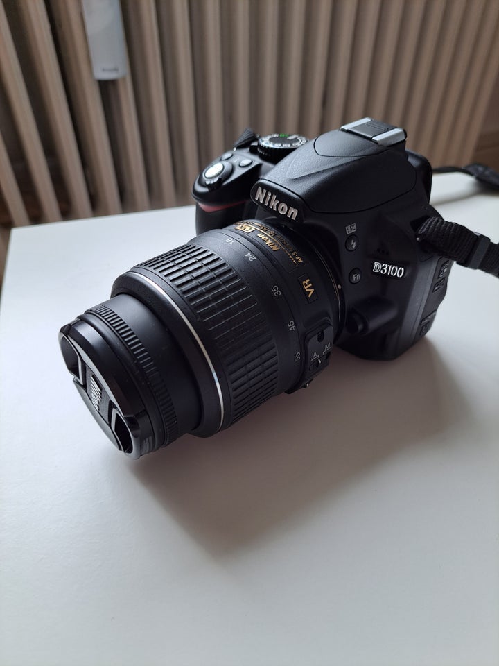 Nikon Nikon D3100, 14 megapixels,