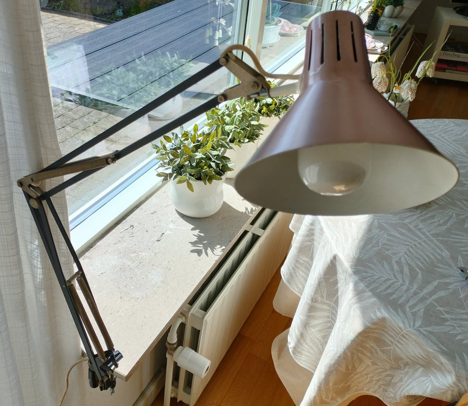 Arkitektlampe, Ældre Arkitekt