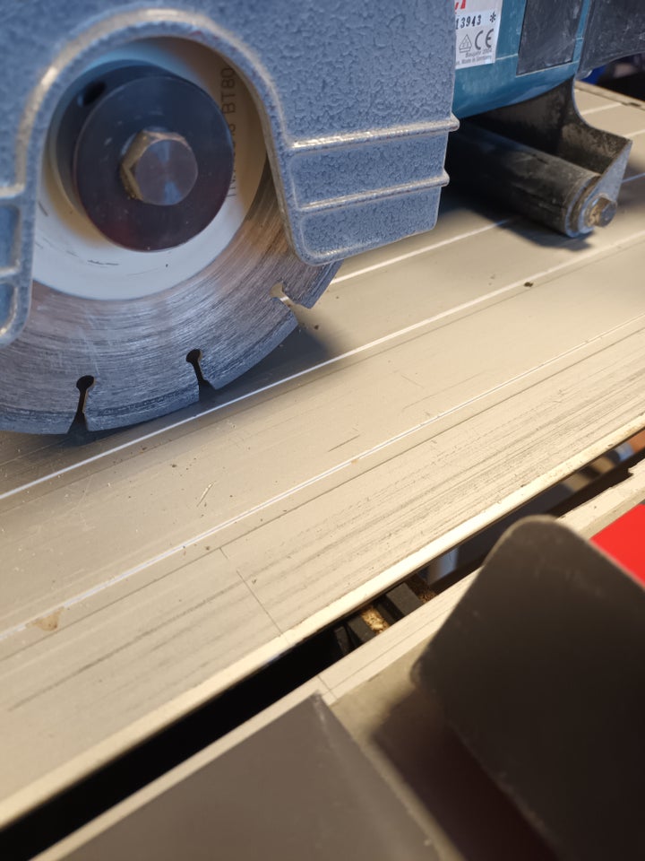 Rillefræser, Makita sg150