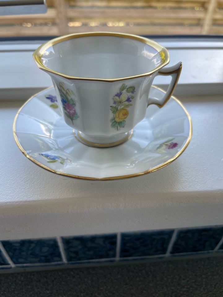 Porcelæn, Kaffekopper, Kongeligt