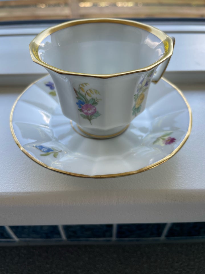 Porcelæn, Kaffekopper, Kongeligt