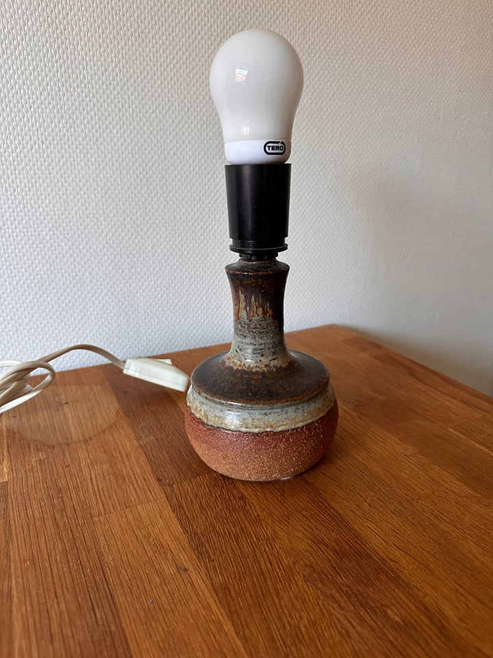 Lampe, Axella