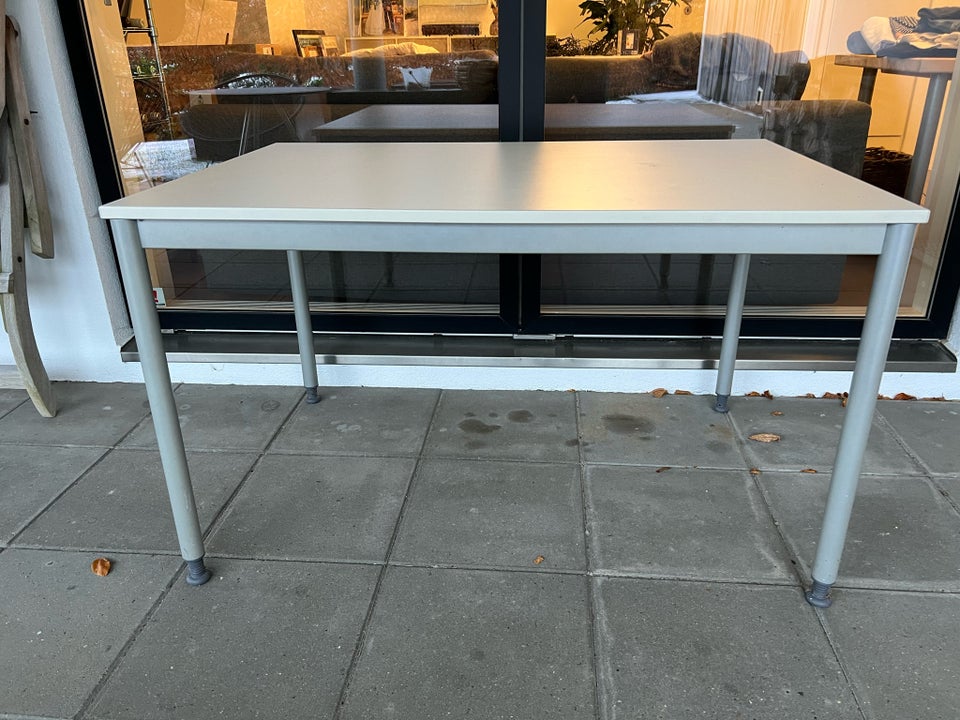 Skrivebord, IKEA, b: 120 d: 80 h: 71