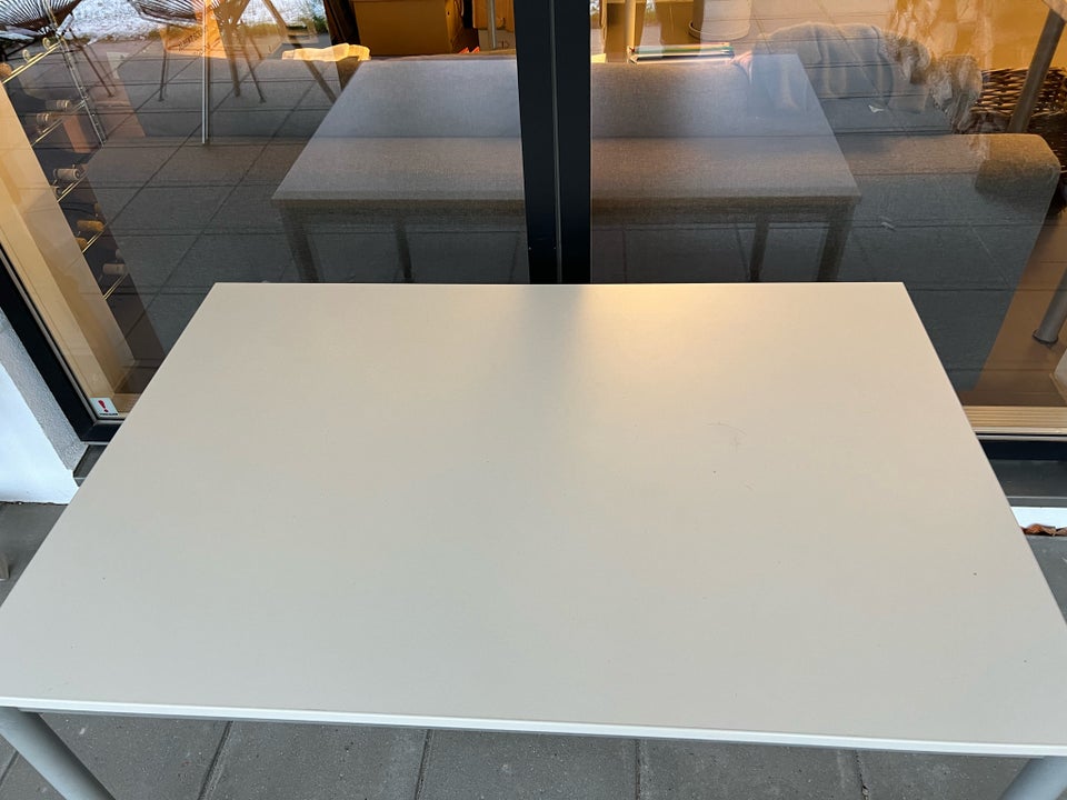 Skrivebord, IKEA, b: 120 d: 80 h: 71