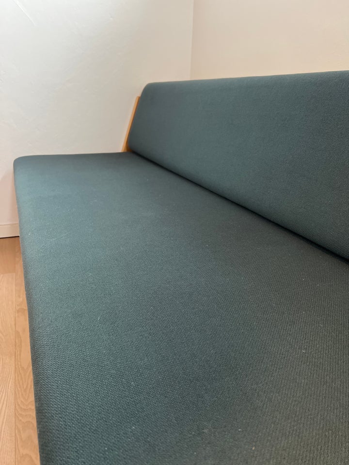 Sovesofa, Hans J. Wegner GE258, b: