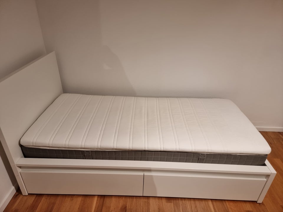 Enkeltseng, Ikea Malm, b: 90 l: 200