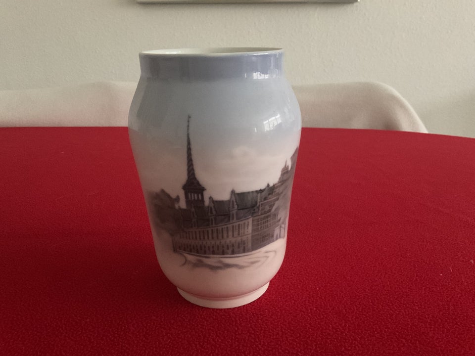 Vase med Børsen, Royal Copenhagen