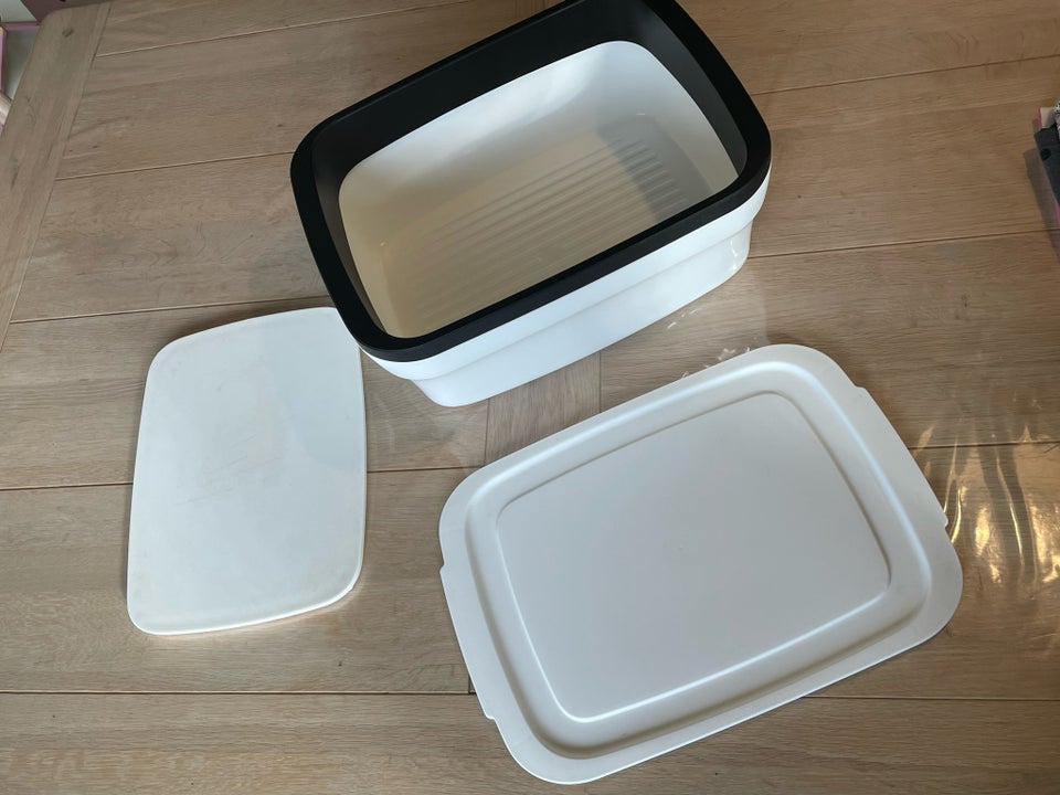 Tupperware brødkasse, Tupperware