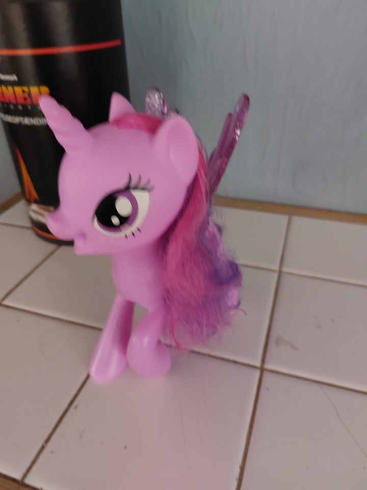 My Little Pony, Enhjørring, Hasbro