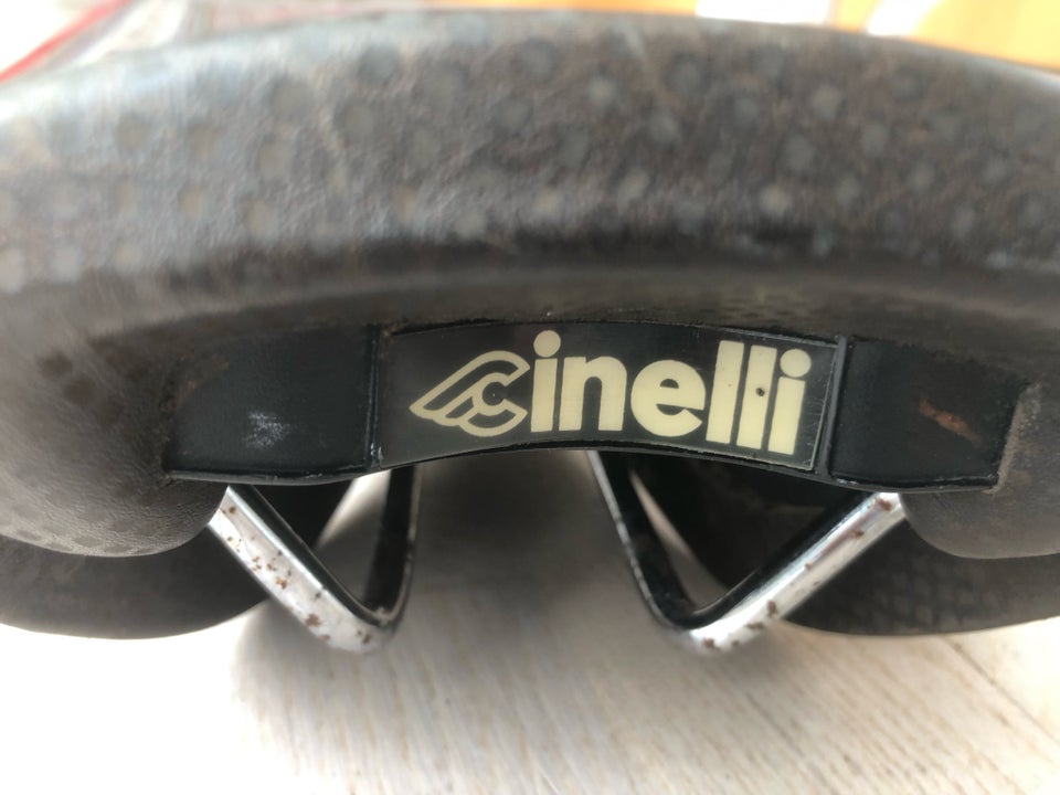 Sadel, Cinelli Volare SLX saddel