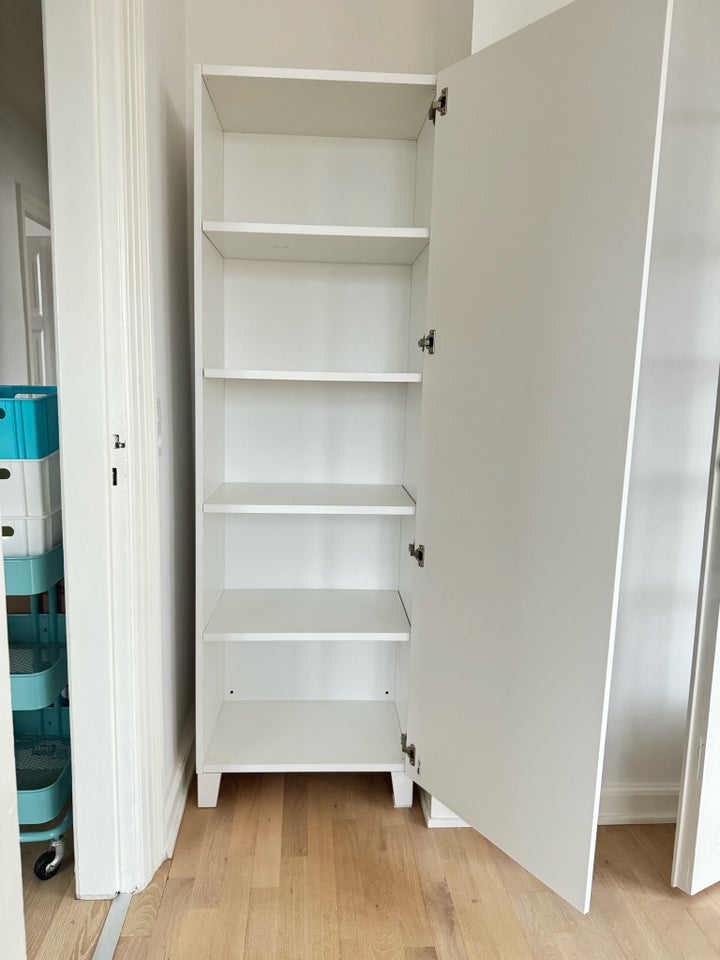 Klædeskab, Ikea, b: 60 d: 40 h: 190