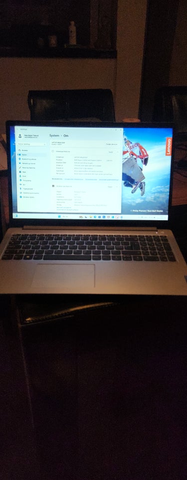 Lenovo Ideapad 1, 2.6 GHz, 8 GB ram